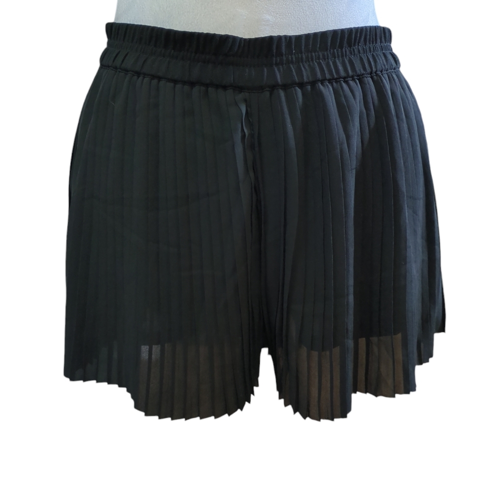 H&M skirt short color black size Xs